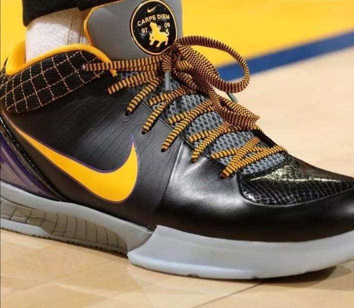 半岛体育-库里常规赛三分球总数最新到今天为止