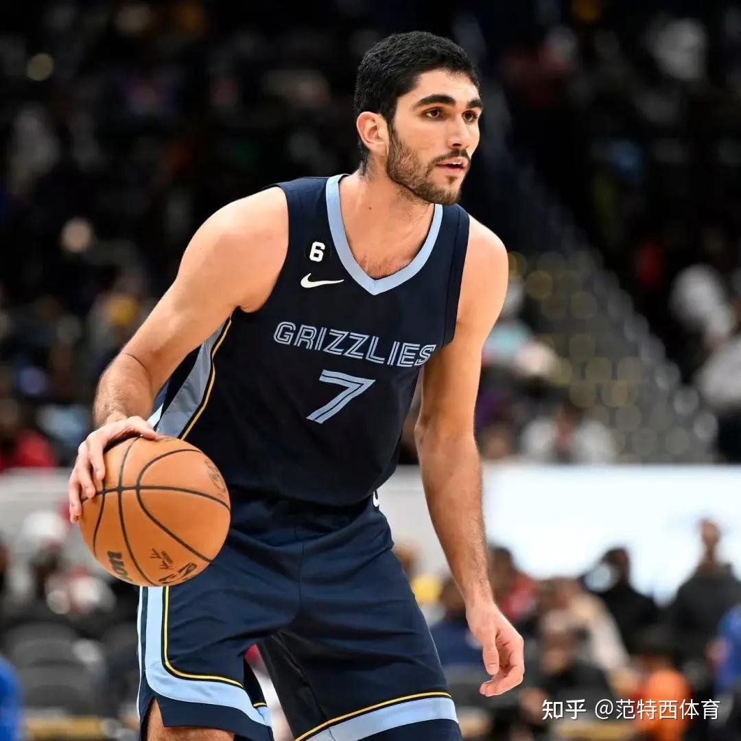 76人状元西蒙斯去哪了